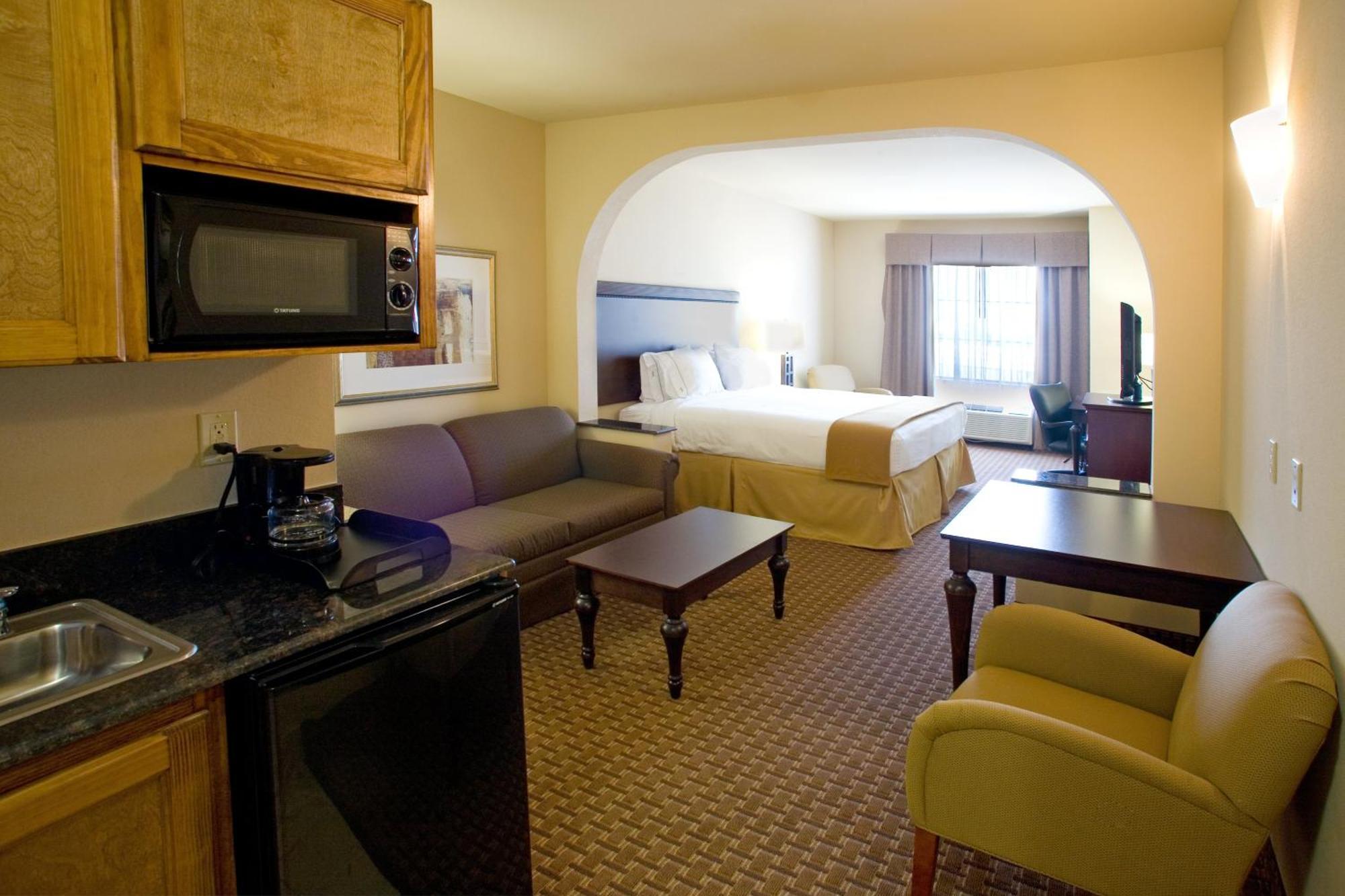 King Suite with Sofa Bed - Non-Smoking