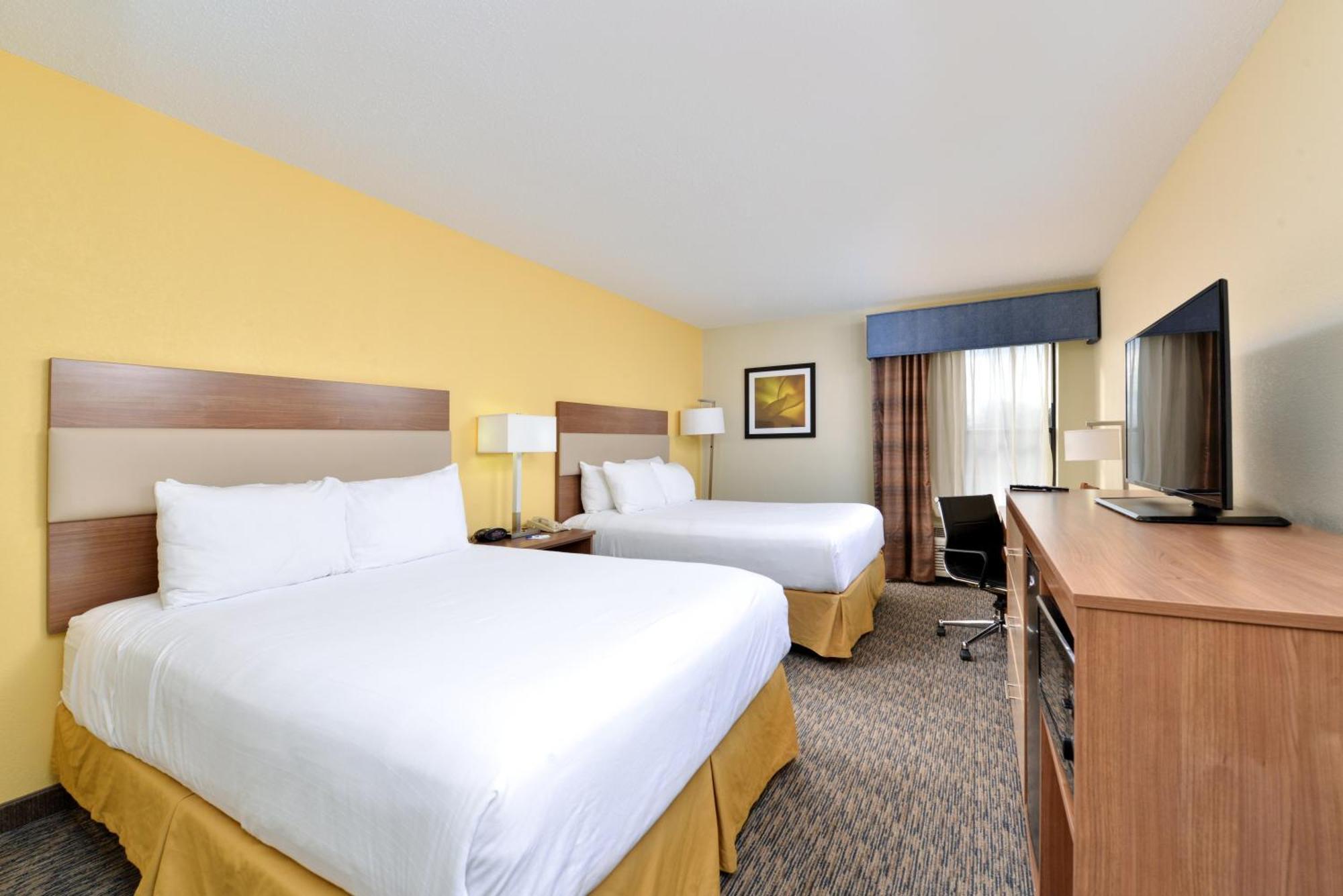 Queen Room with Two Queen Beds - Non-Smoking