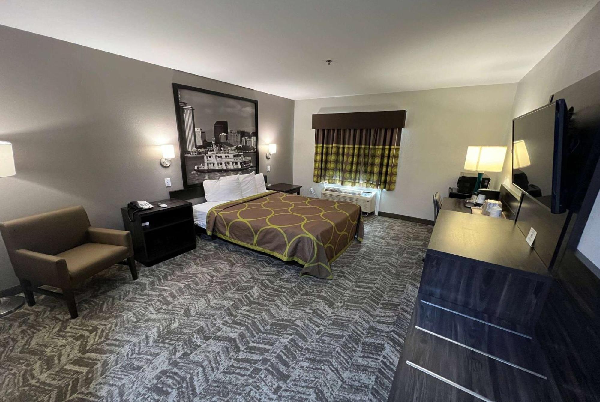 Queen Room - Disability Access/Non-Smoking