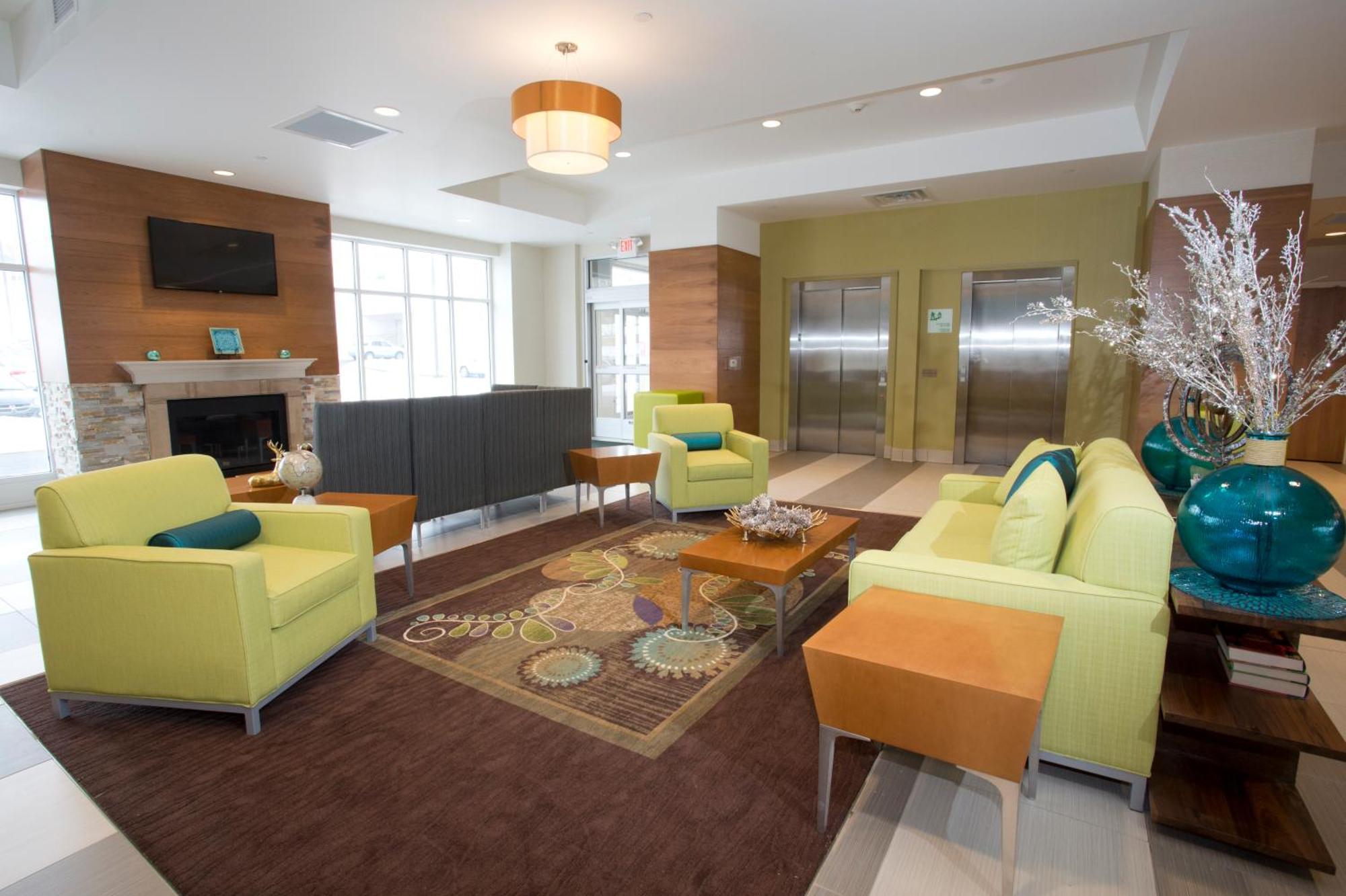Standard King Room with Mobility Accessible Tub