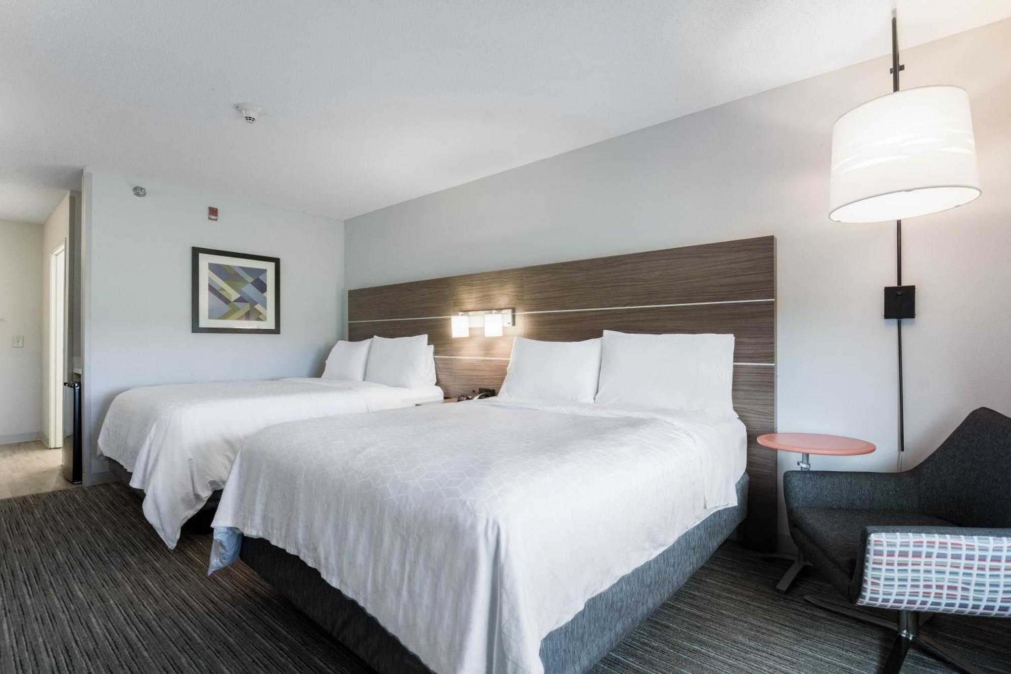Standard Room with Two Queen Beds