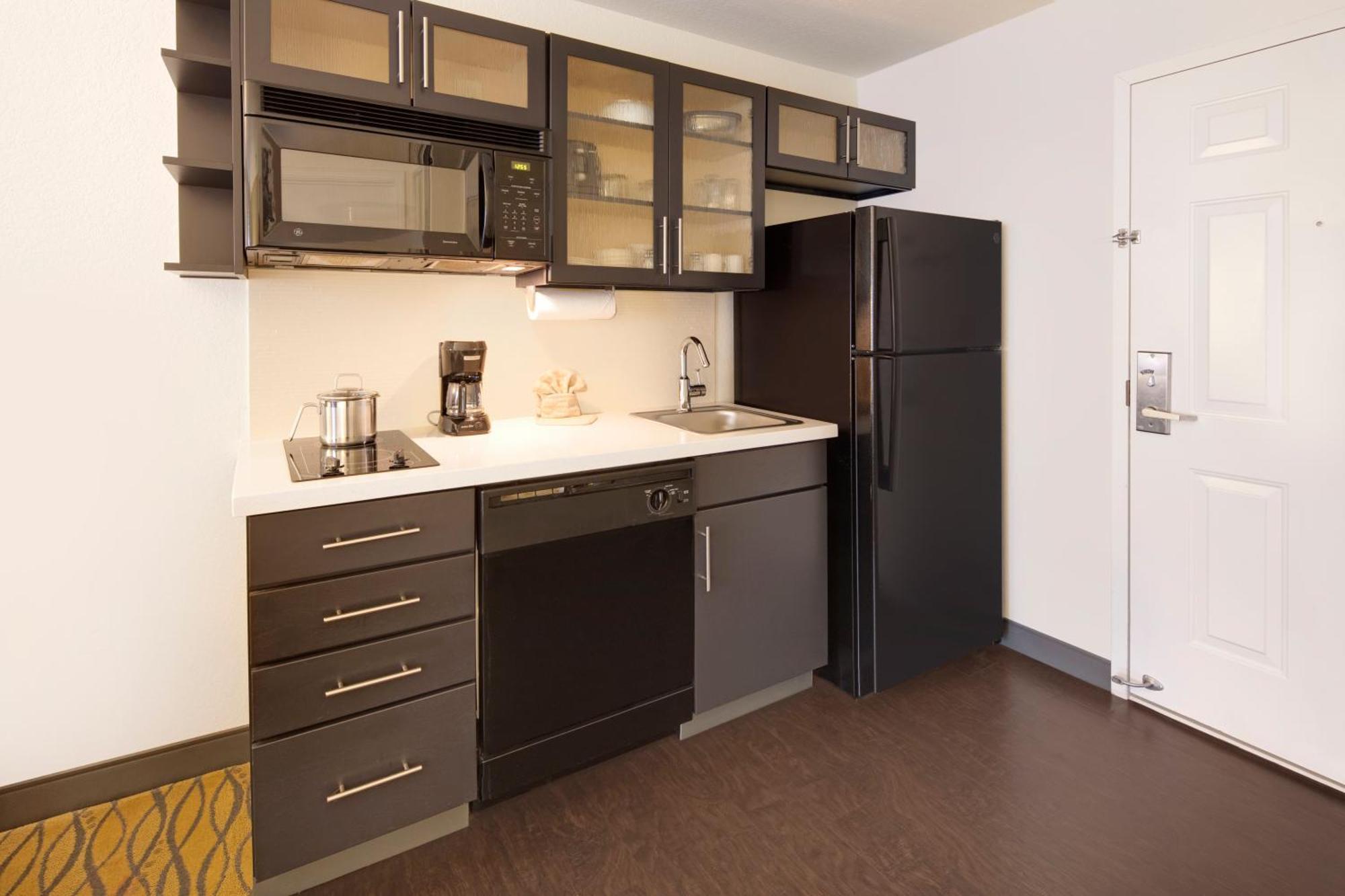 Studio Queen Suite