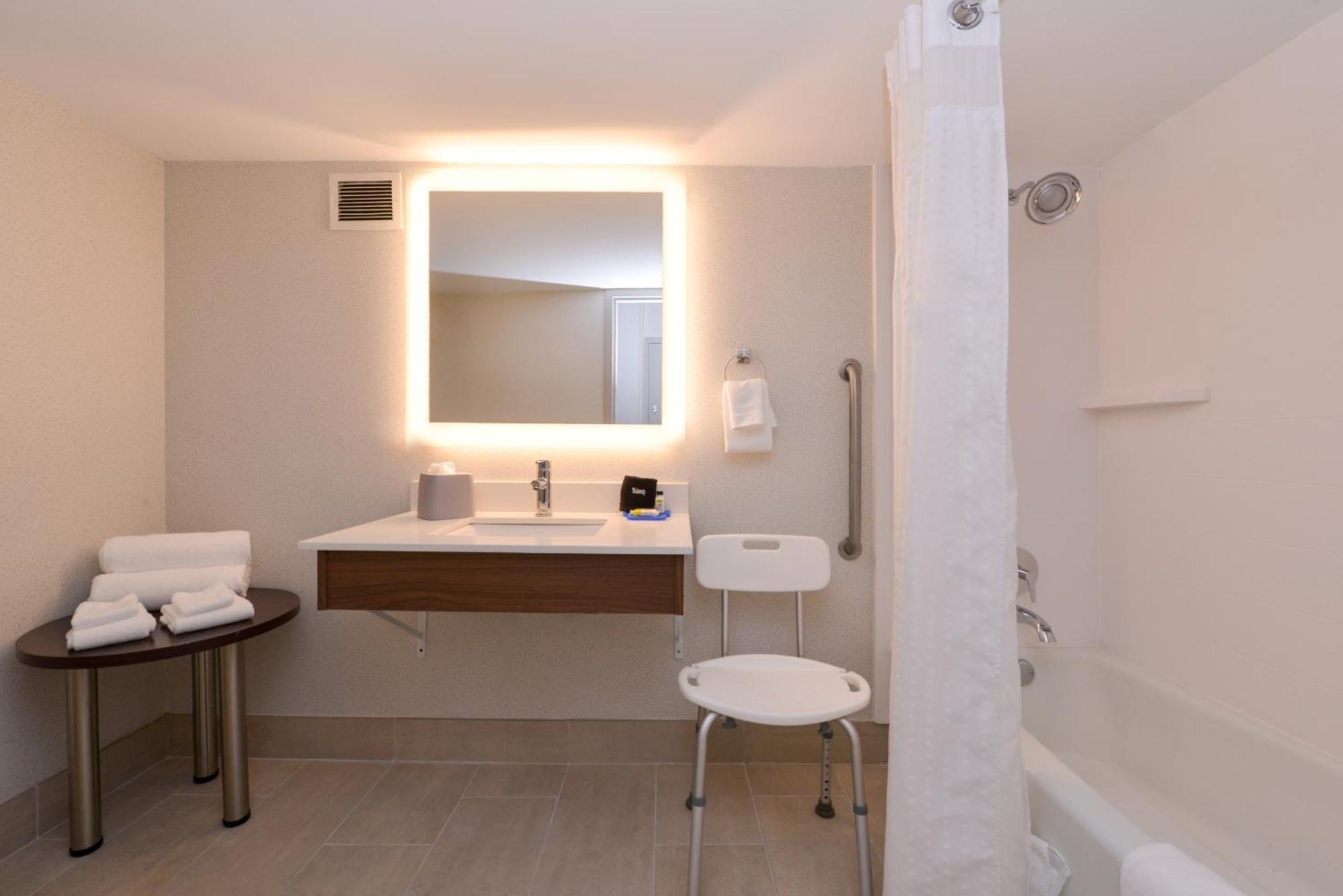 King Room - Mobility Access/Hearing Accessible