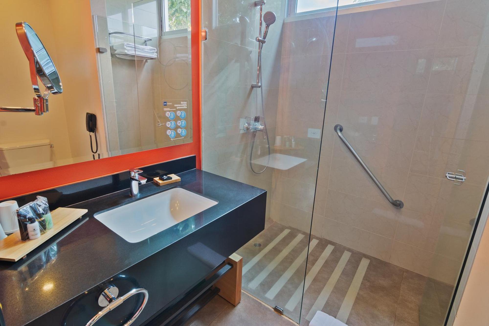 King Room,1456043878:JPEG