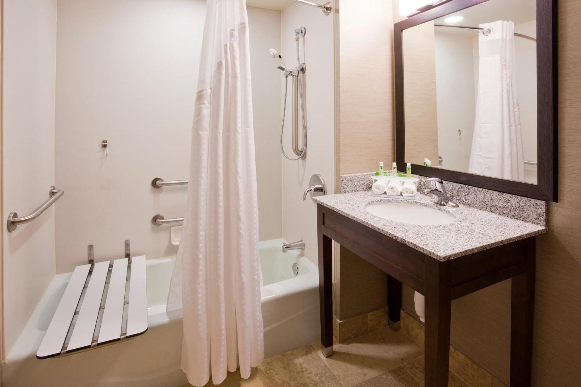 King Room - Mobility Access/Hearing Accessible