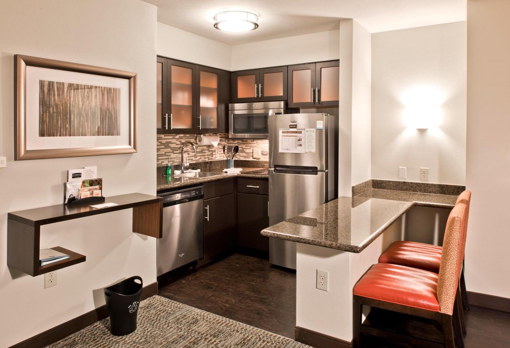 Studio Queen Suite