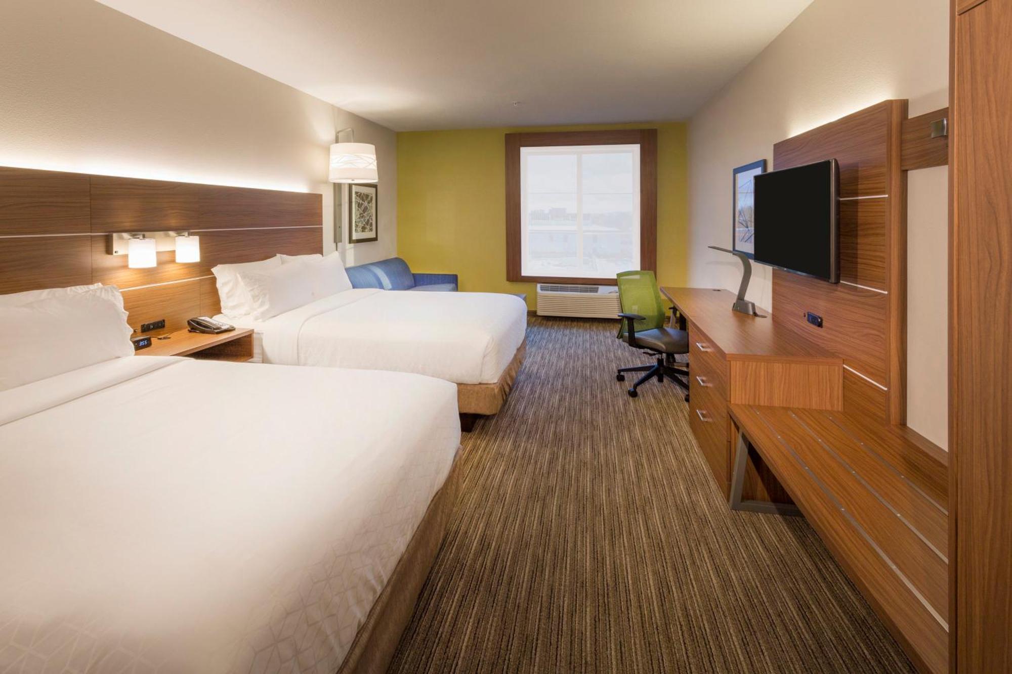 Queen Suite with Two Queen Beds