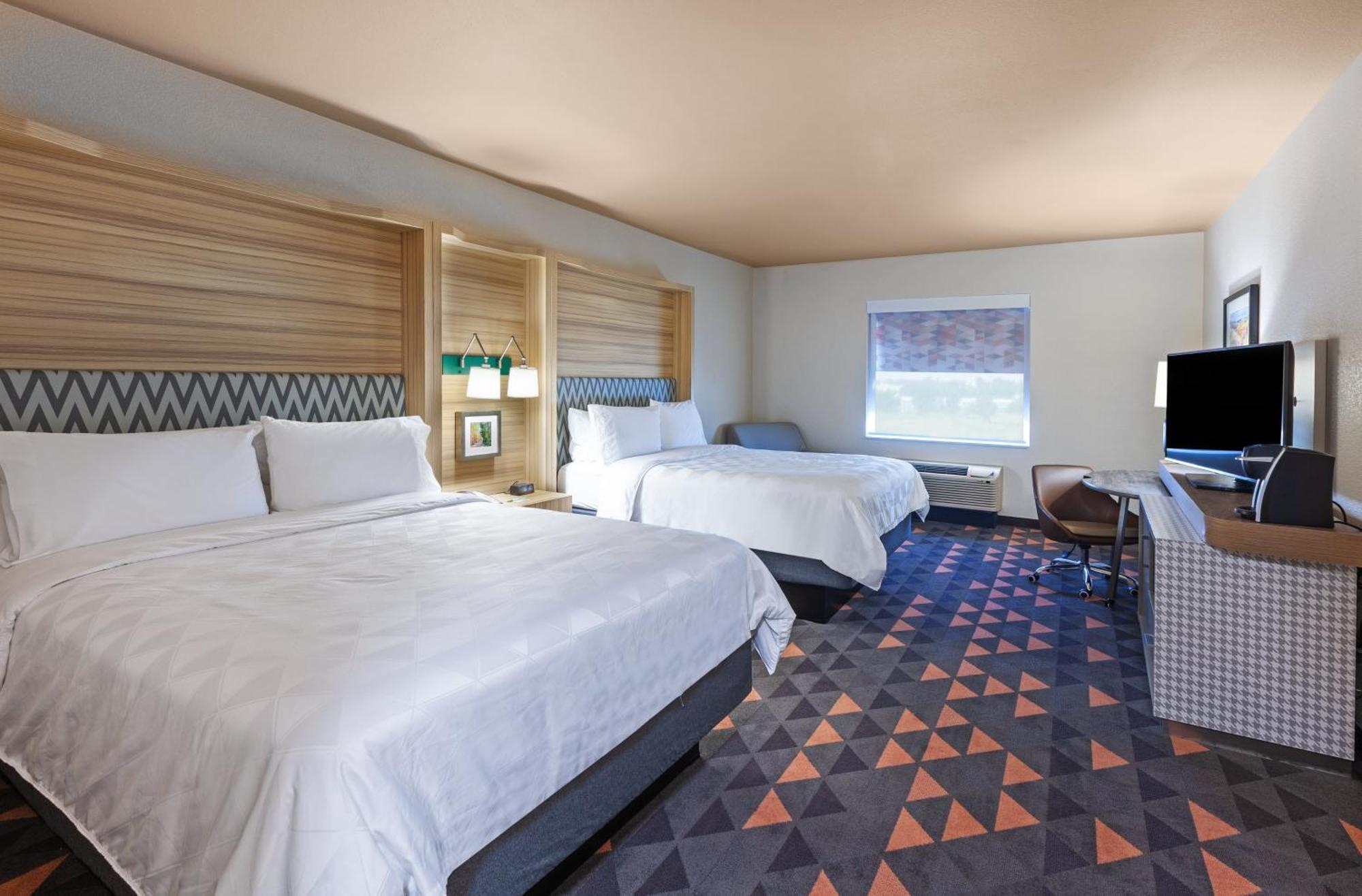 Standard Room with Two Queen Beds,1458688267:JPEG
