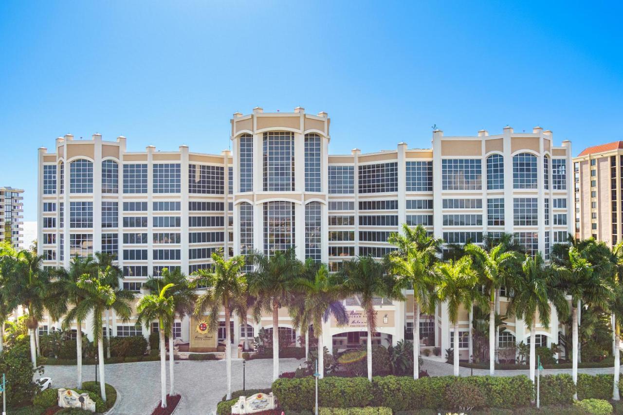 Deluxe Double Room with Side Sea View
