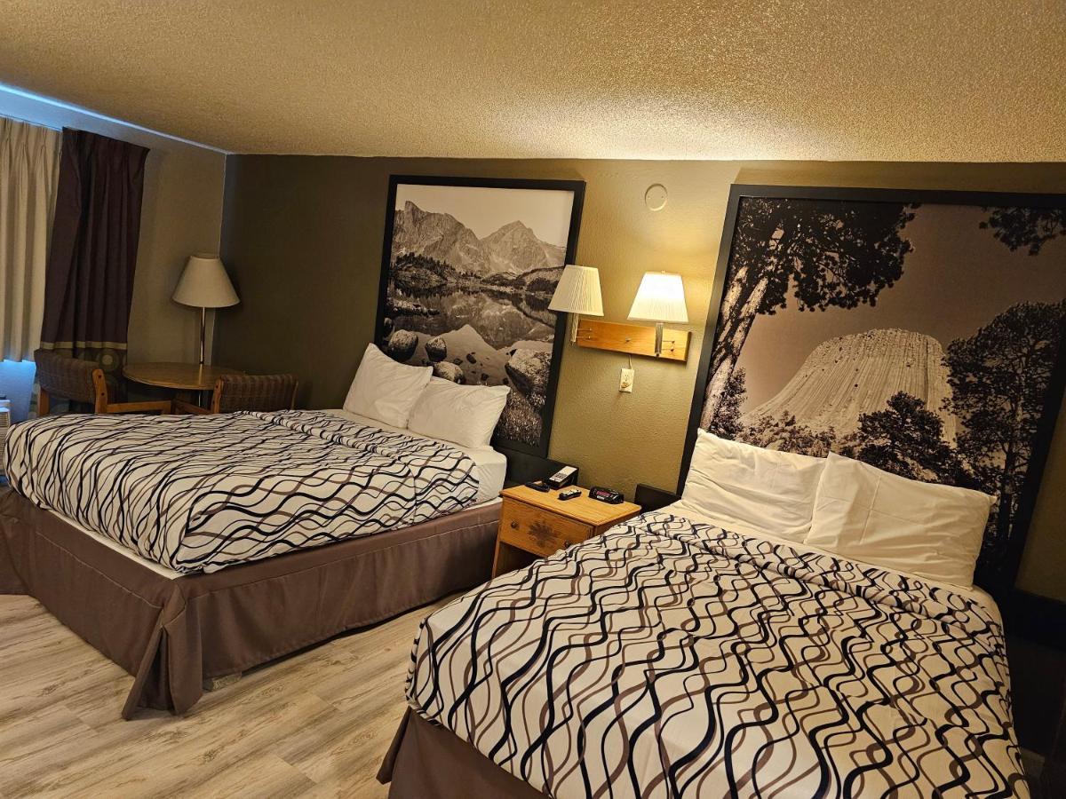 Standard Queen Room