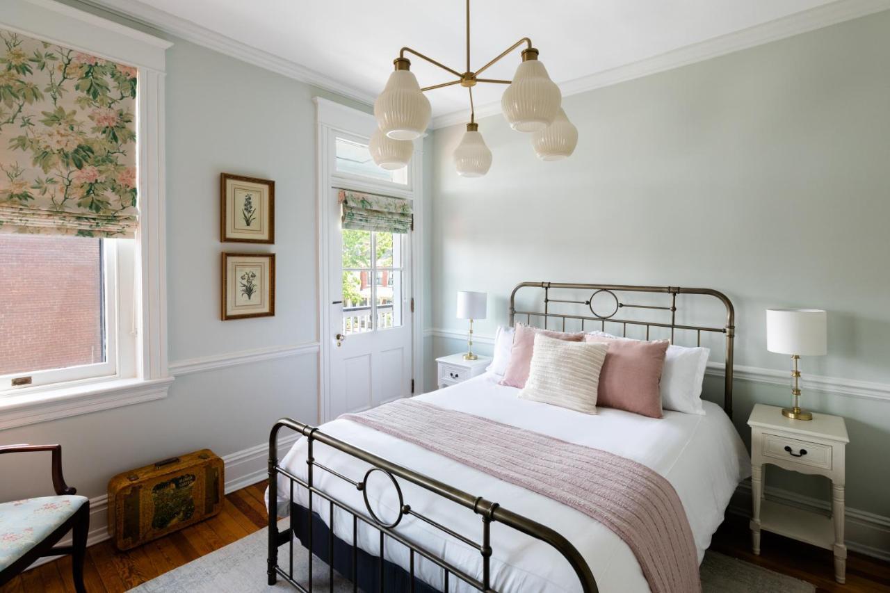 Queen Room with Balcony