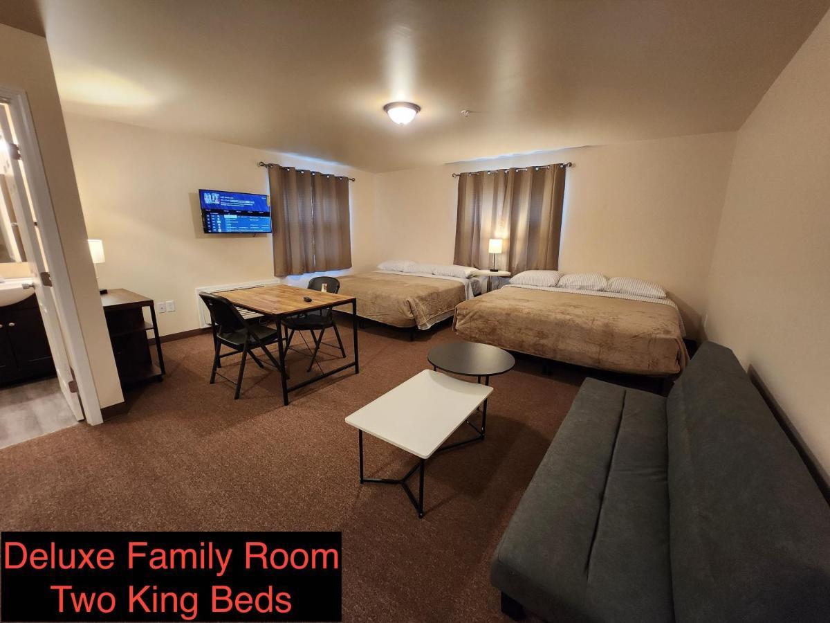 Deluxe Family Room,1470046082:JPEG