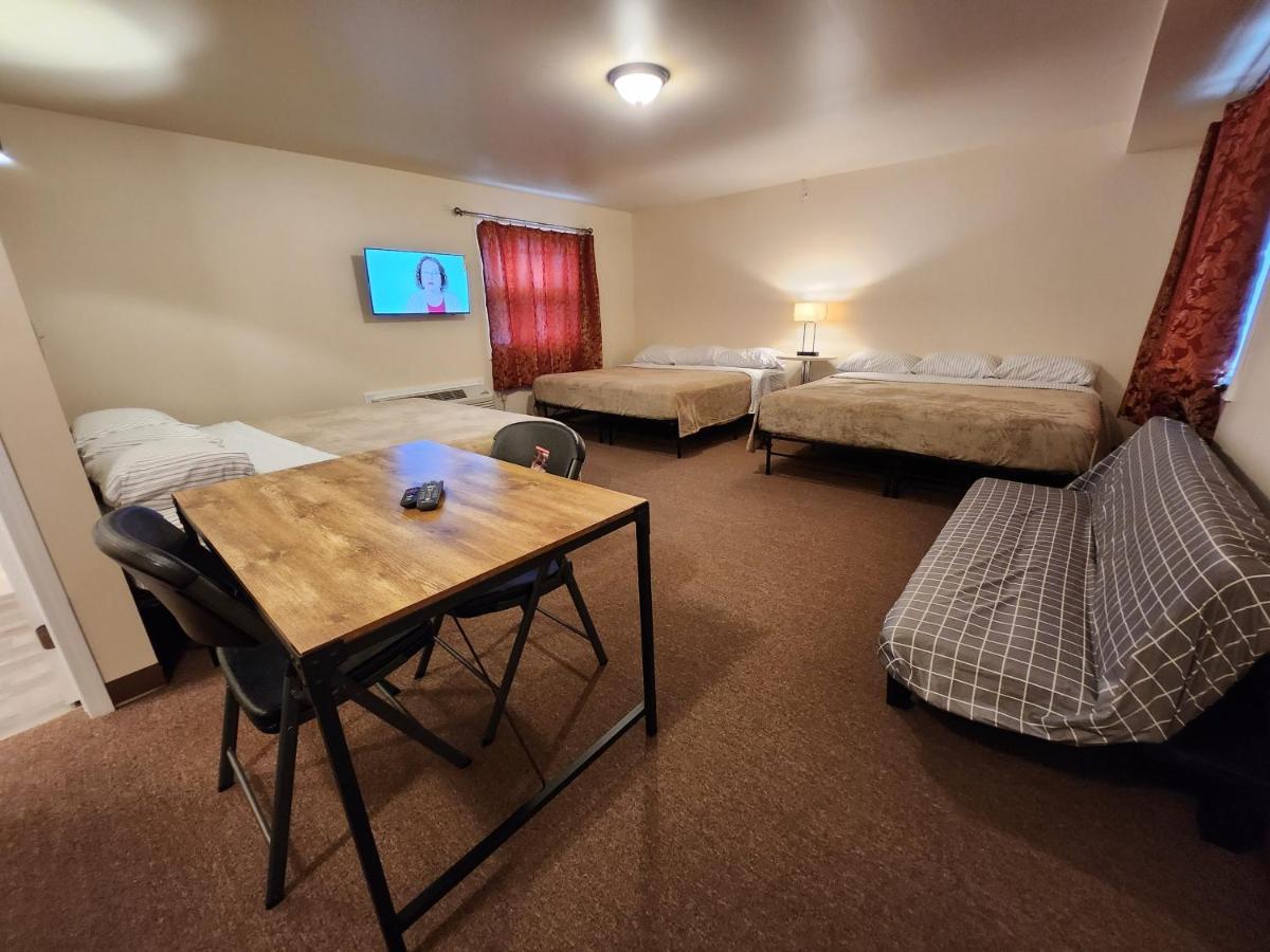 Deluxe Family Room,1470050297:JPEG