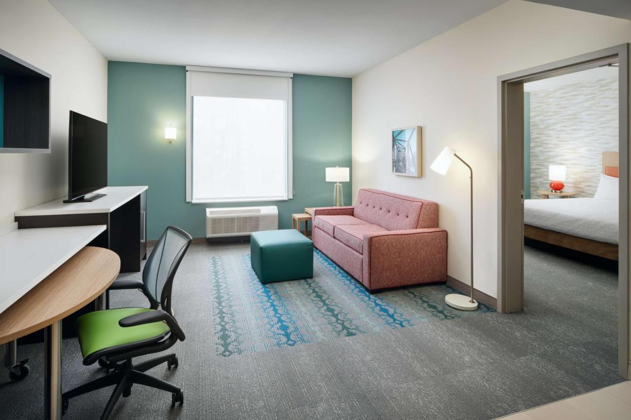 One-Bedroom King Suite