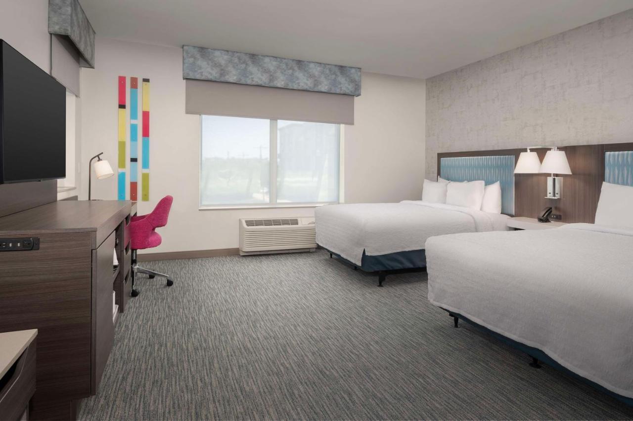 Queen Room with Two Queen Beds and Roll-In Shower - Mobility and Hearing Access