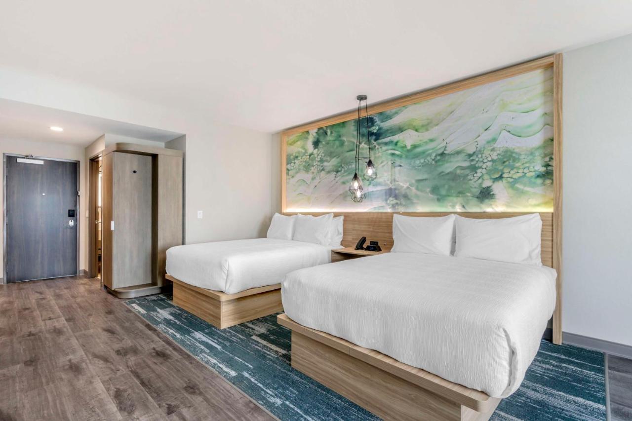 Queen Room with Two Queen Beds and Kitchen - Non-Smoking