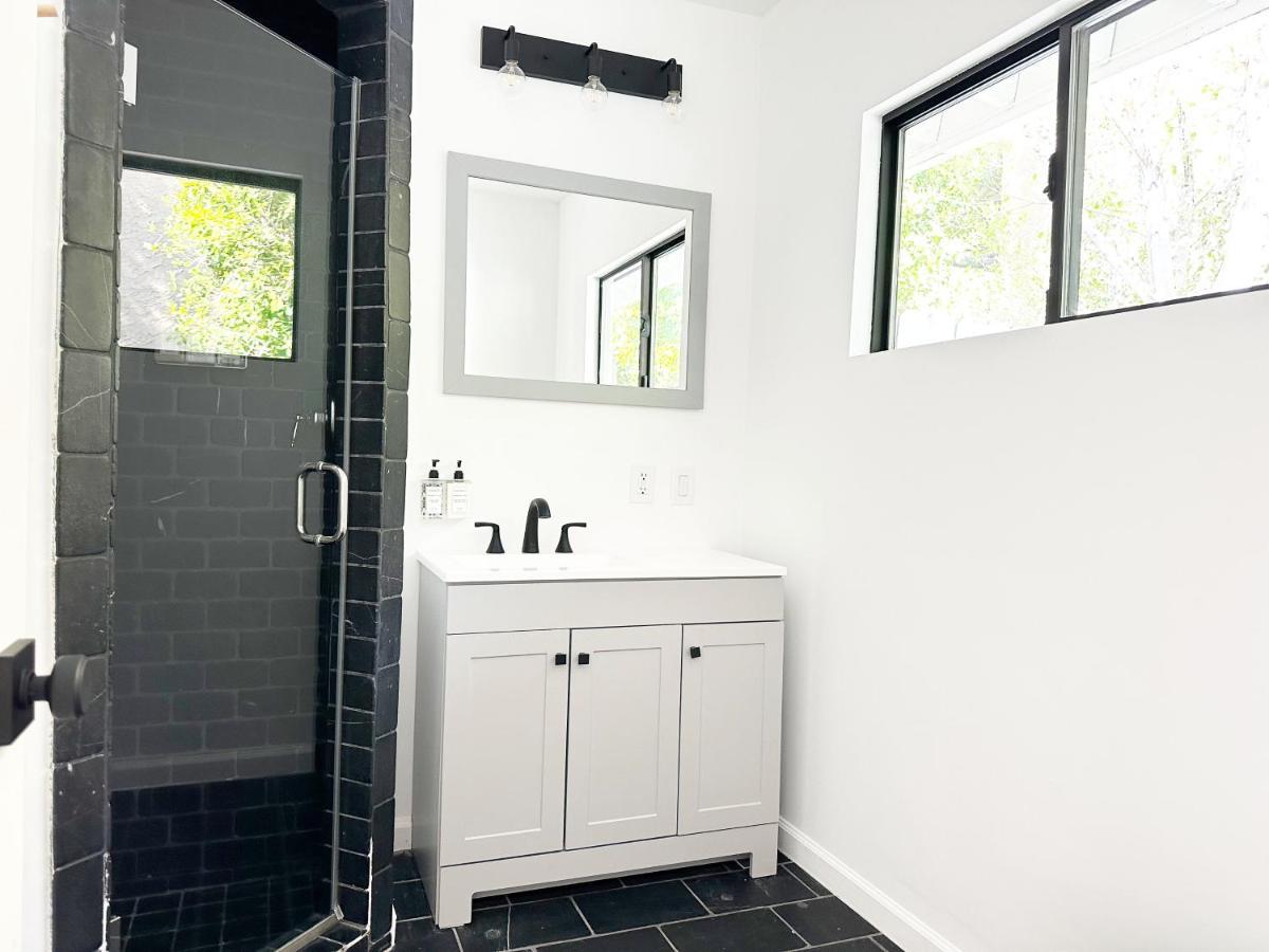 Deluxe King Studio,1485403738:JPEG