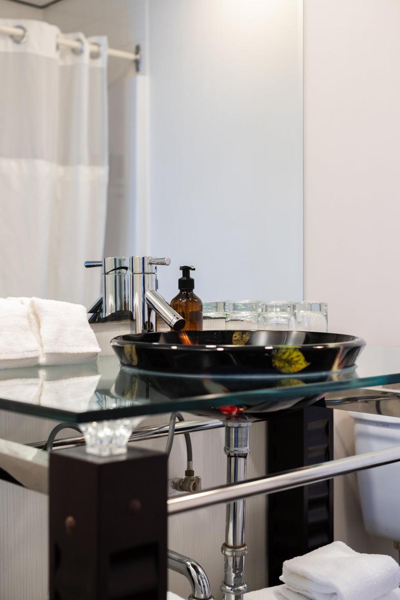 Deluxe Queen Room with Two Queen Beds,1498654414:JPEG