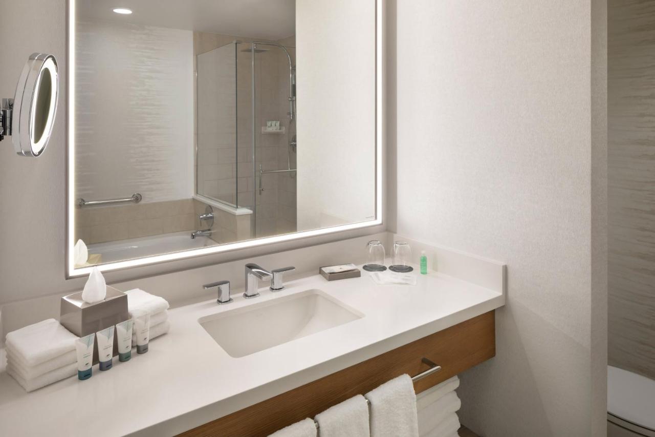 Traditional, Guest room, 1 King, Limited view,1498468684:JPEG