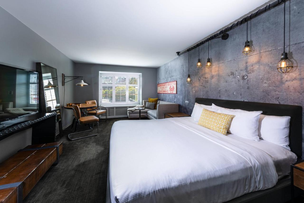 Larger Guest room, 1 King, Urban view,1636741420:JPEG