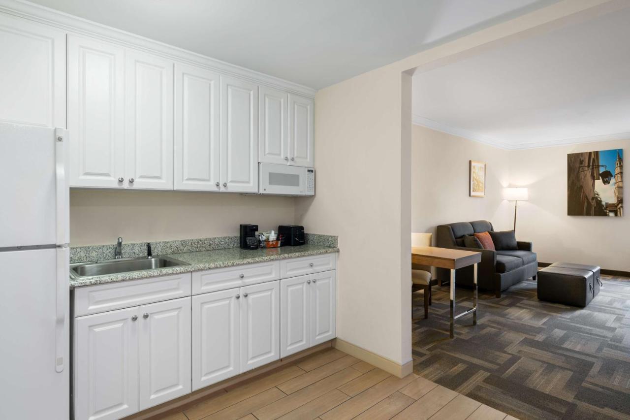 Executive King Room,1709525567:JPEG