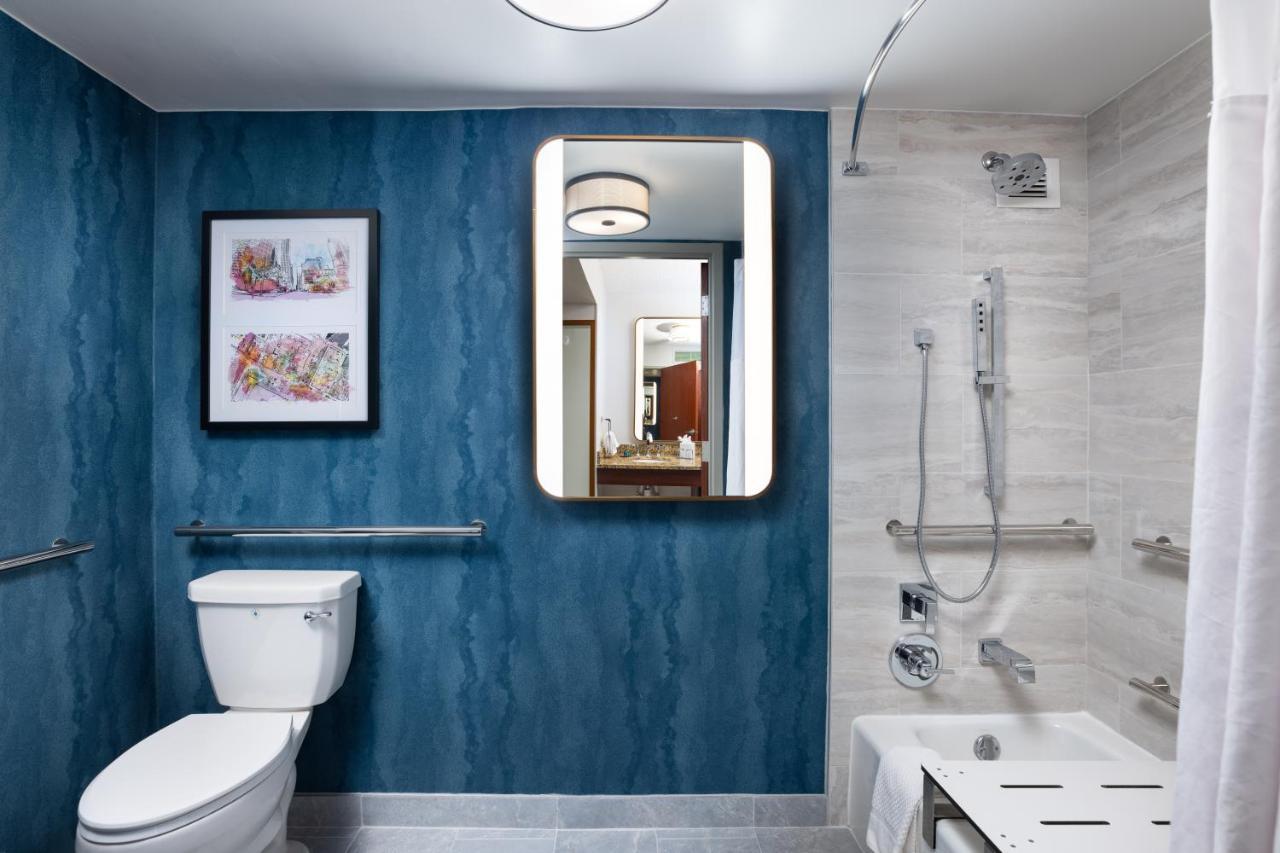 Junior King Suite with Kitchen and Tub - Mobility Accessible