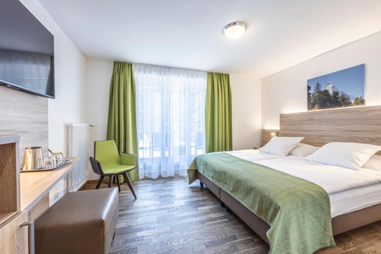 Double Room with Mountain View