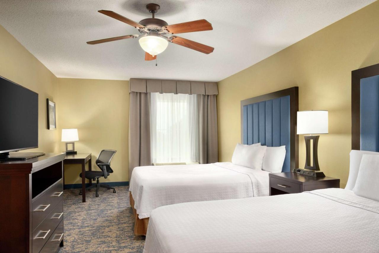 Two Bedroom Suite with One King and Two Queen Beds - Non-Smoking