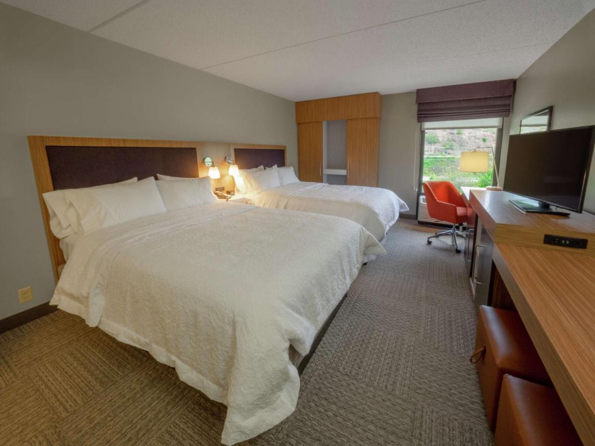 Queen Room with Two Queen Beds - Non-Smoking,1498962328:JPEG