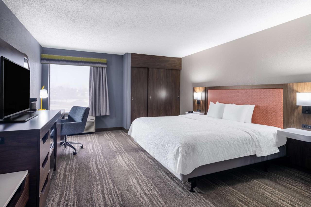 King Room with Microwave and Refrigerator - Non-Smoking
