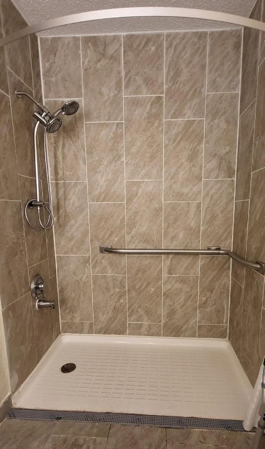Queen Room - Mobility Access/Non-Smoking