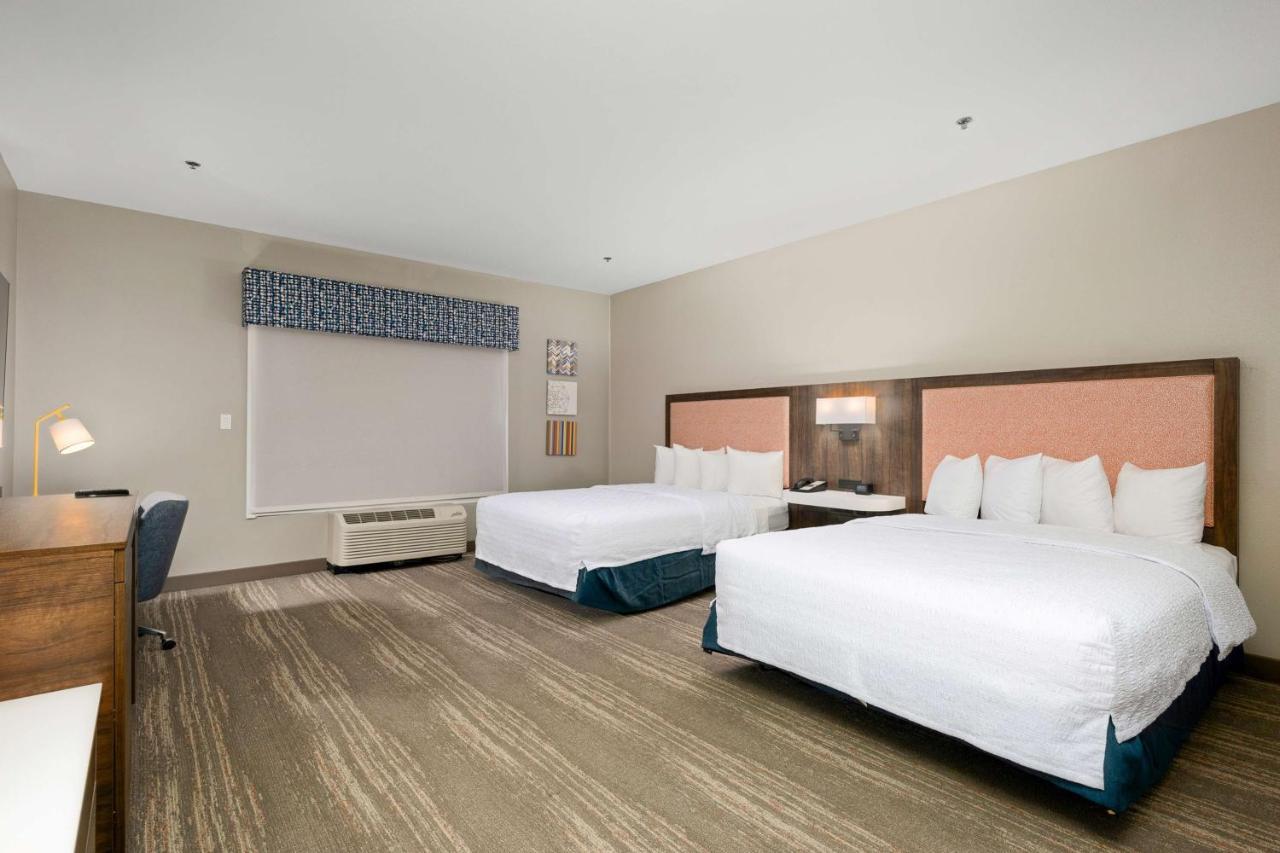 Room with Two Queen Beds - Non-Smoking