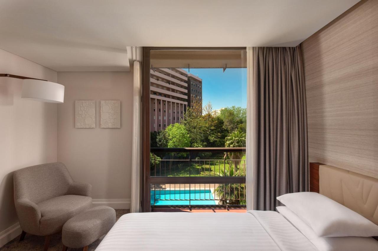 Signature King, Guest room, 1 King, Balcony,1498734835:JPEG