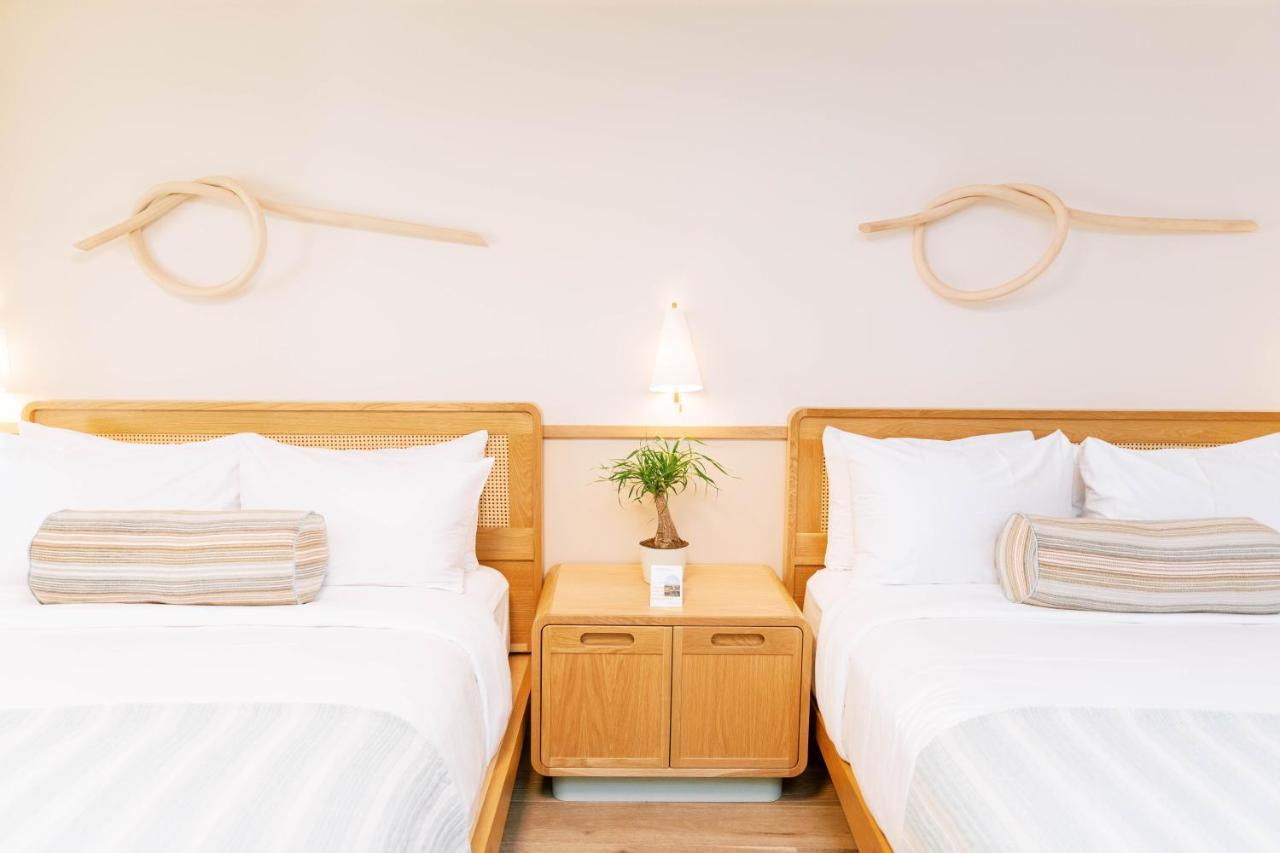 Deluxe Queen Room with Two Queen Beds,1499081122:JPEG