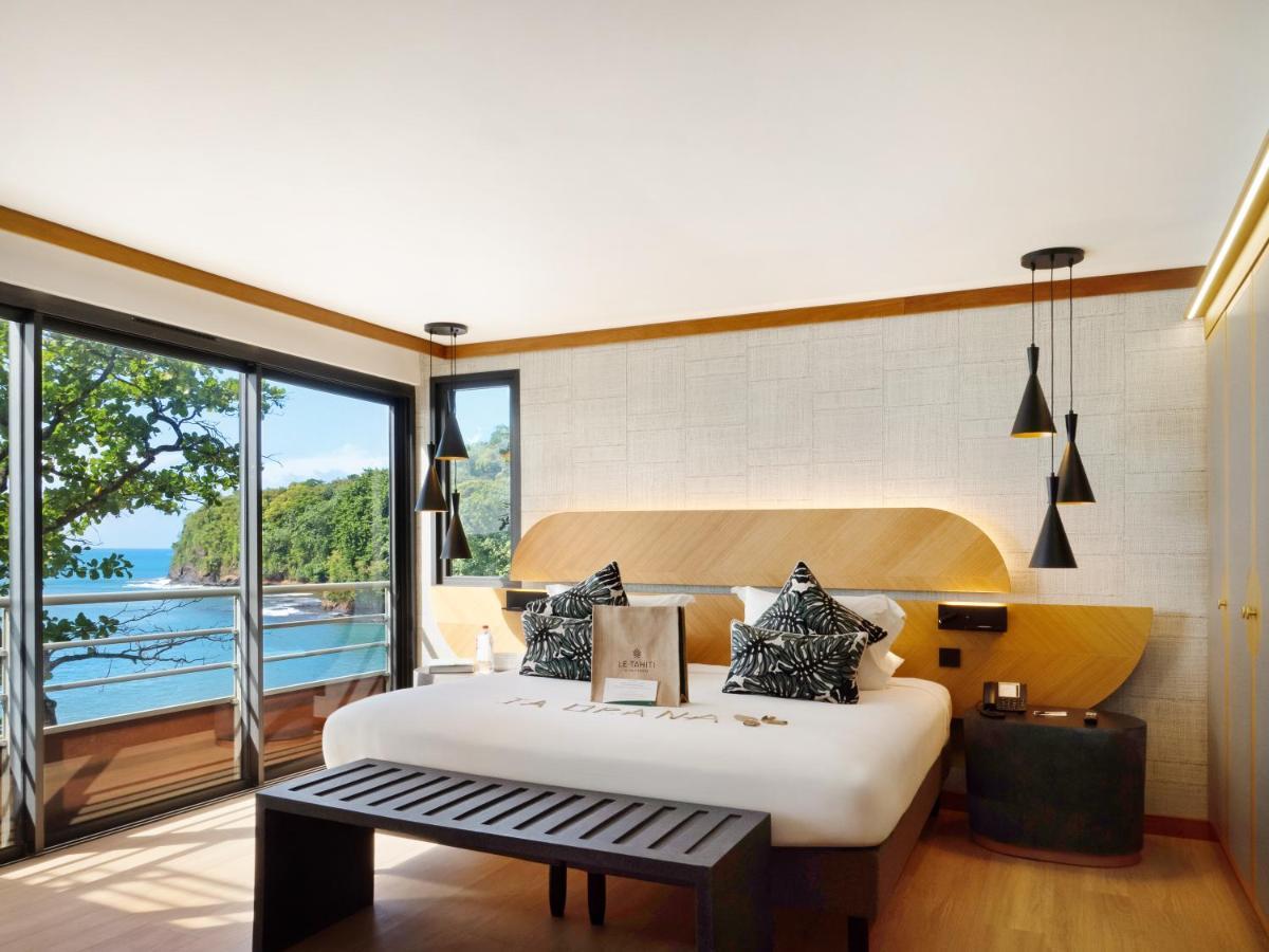Ocean Front 2 Bedroom Signature Suite with Hot Tub
