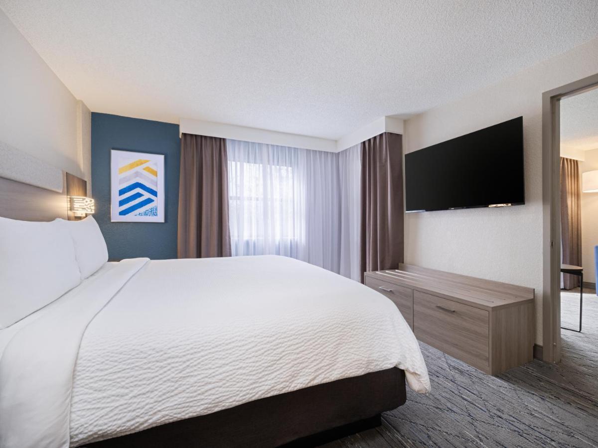 One-Bedroom King Suite