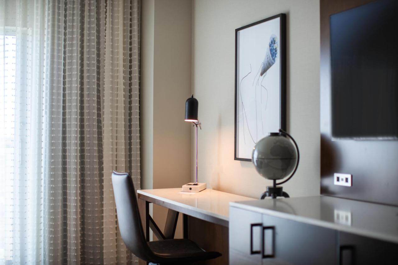 King Room - Concierge Level,1498705198:JPEG