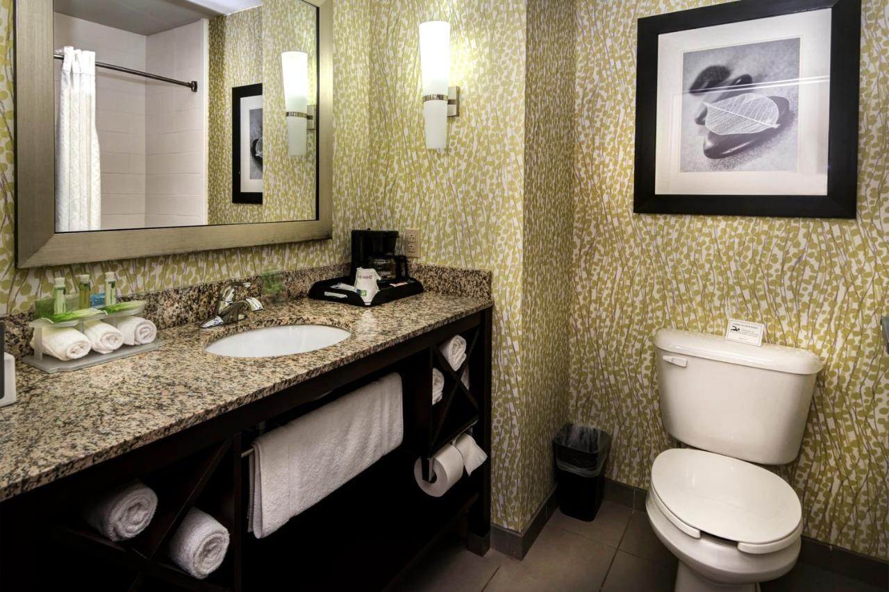 Queen Suite with Two Queen Beds