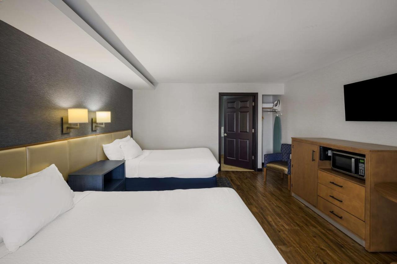 Queen Room with Two Queen Beds