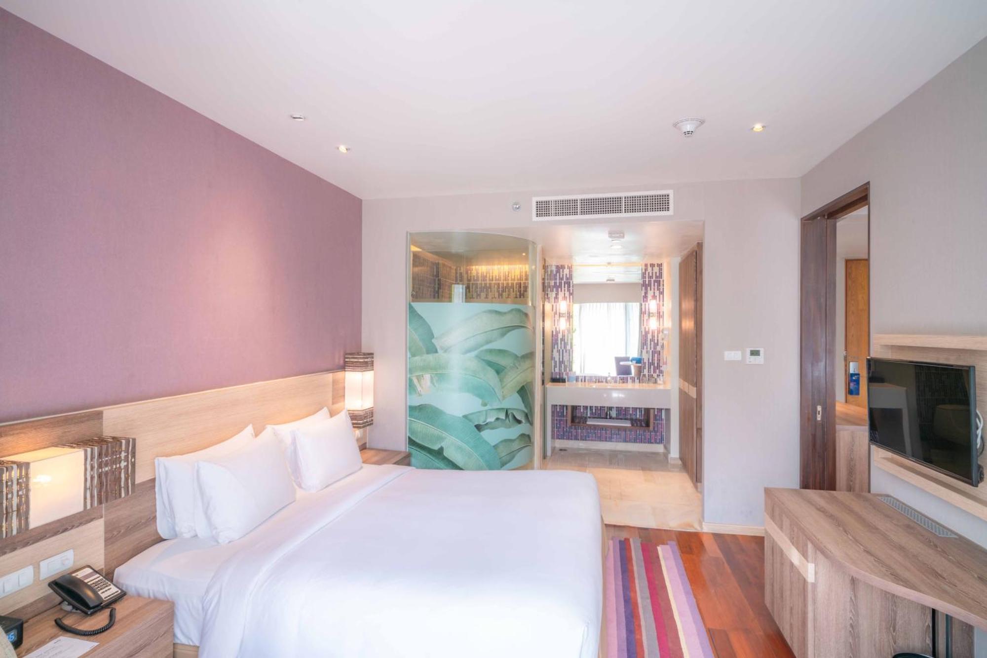 One-Bedroom Suite - Free Breakfast,1498853104:JPEG