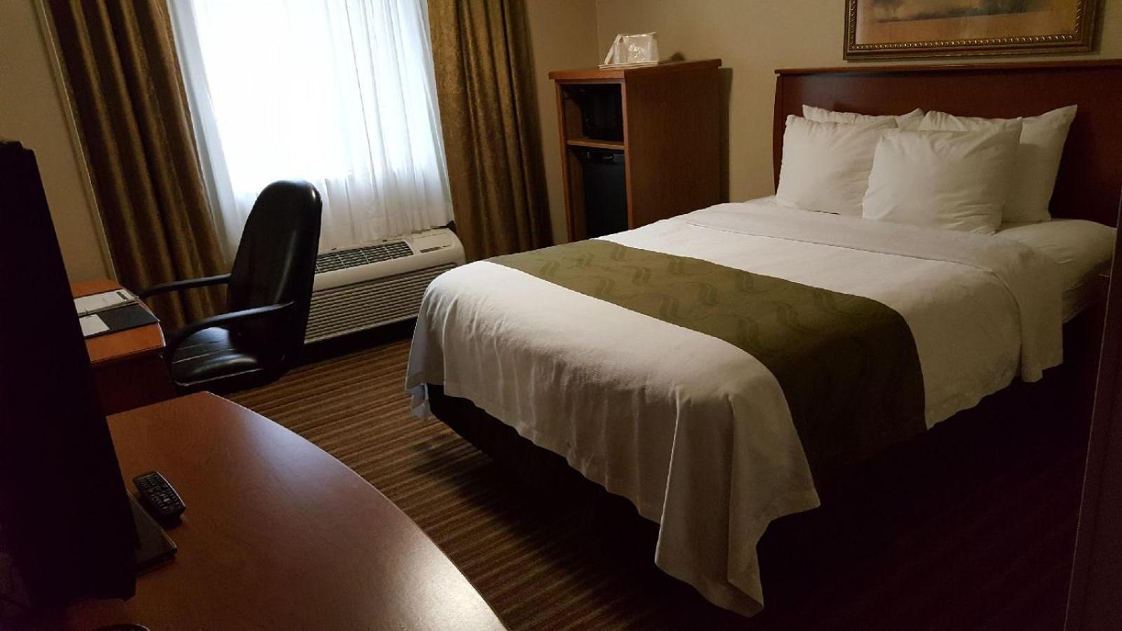 Queen Room - Accessible/Nonsmoking