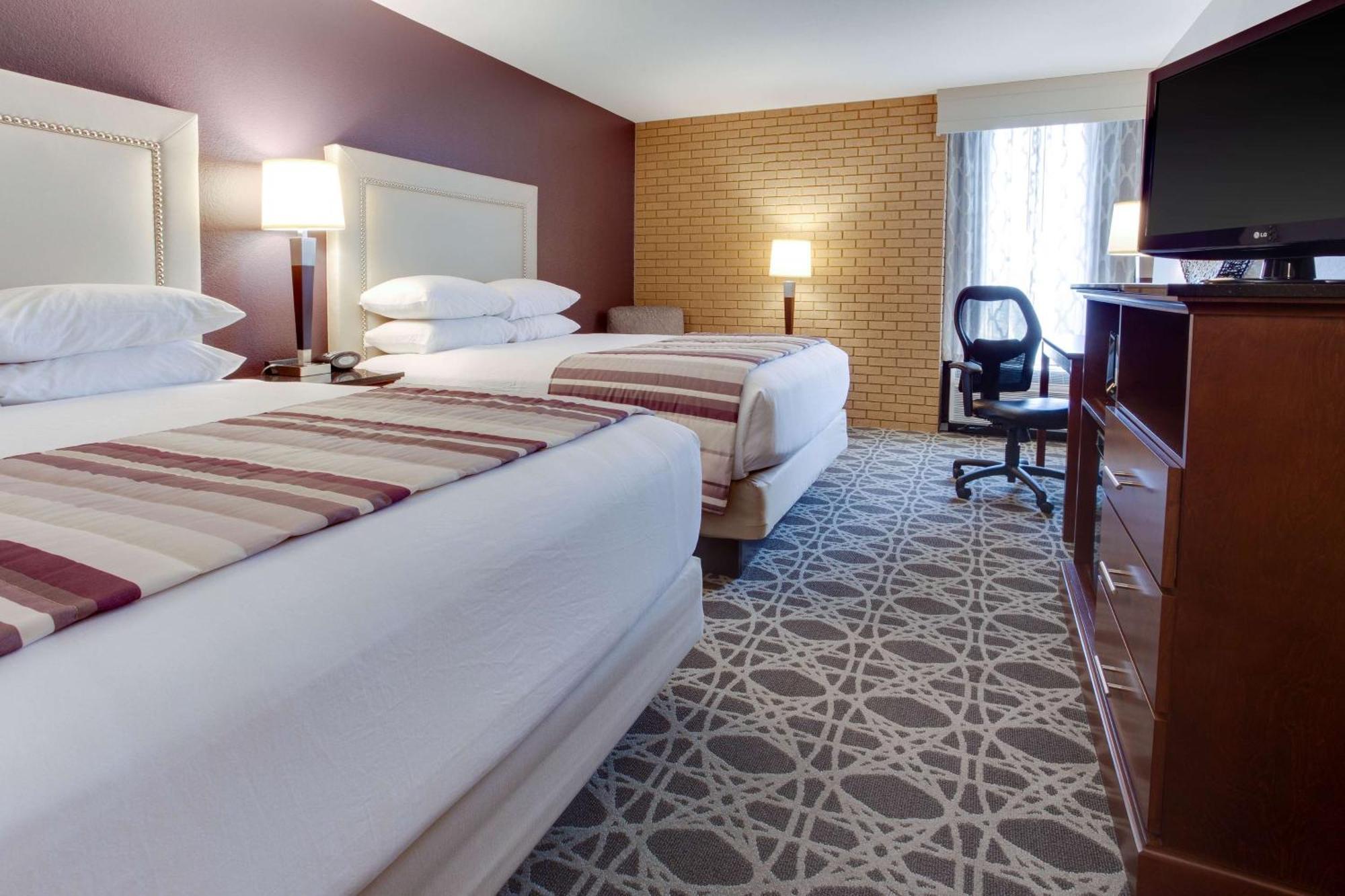 Deluxe Queen Room with Two Queen Beds