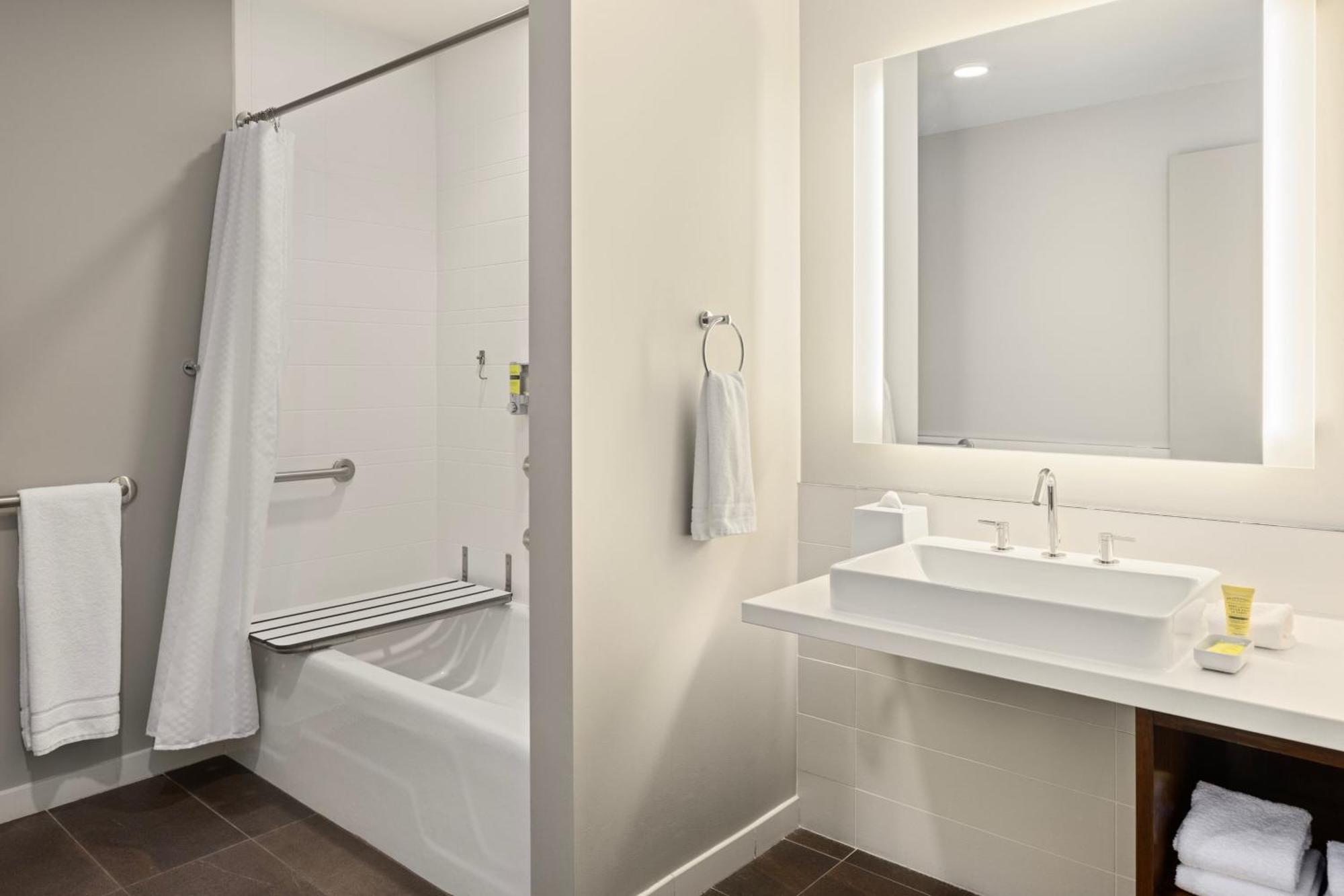 Traditional King, Guest room, 1 King