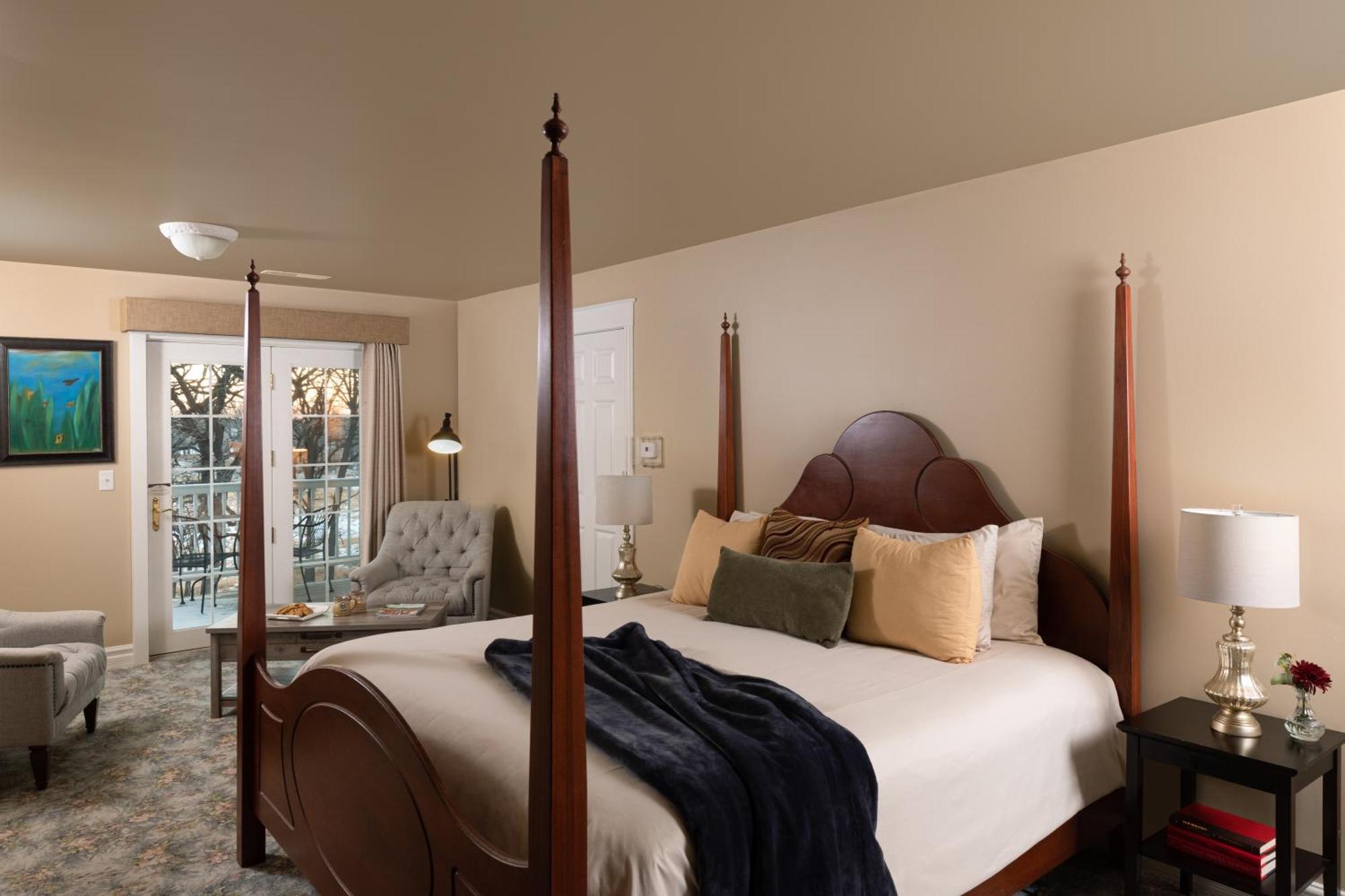 King Room with Spa Bath
