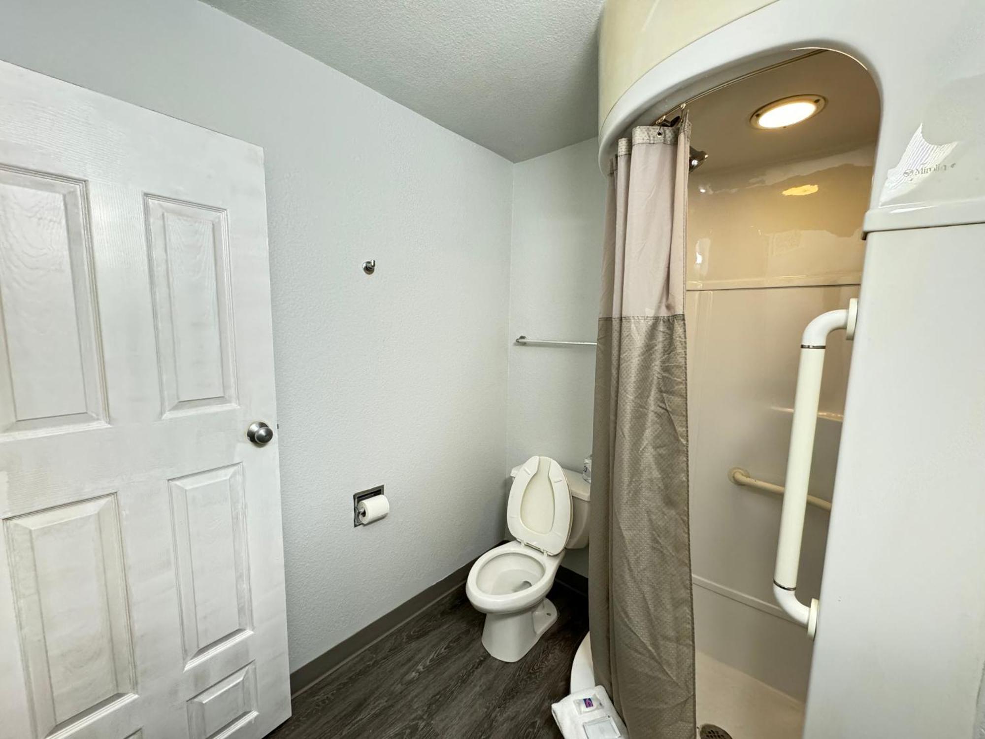 Queen Room,1499189647:JPEG