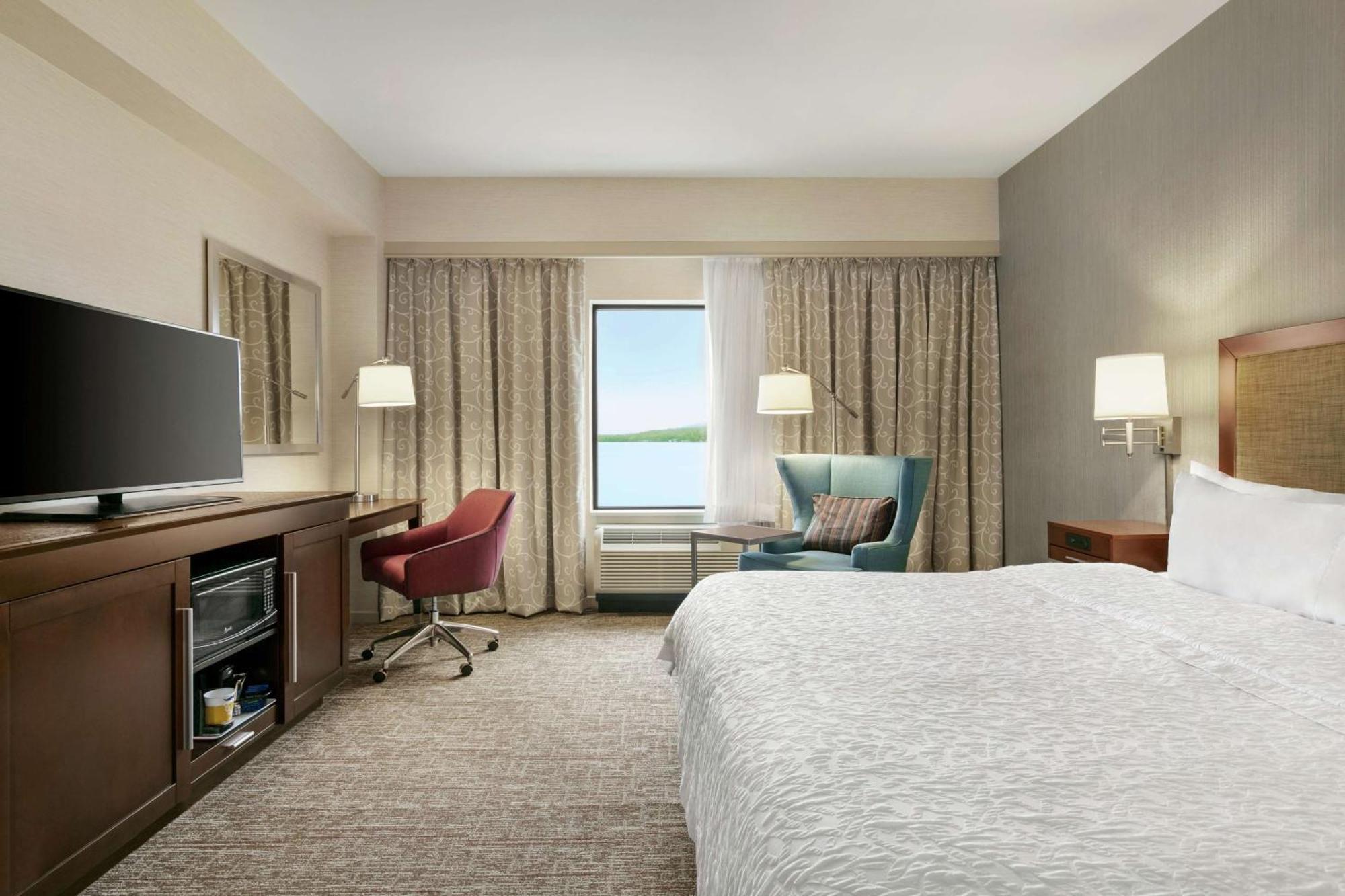 King Room - Hearing Access/Non-Smoking