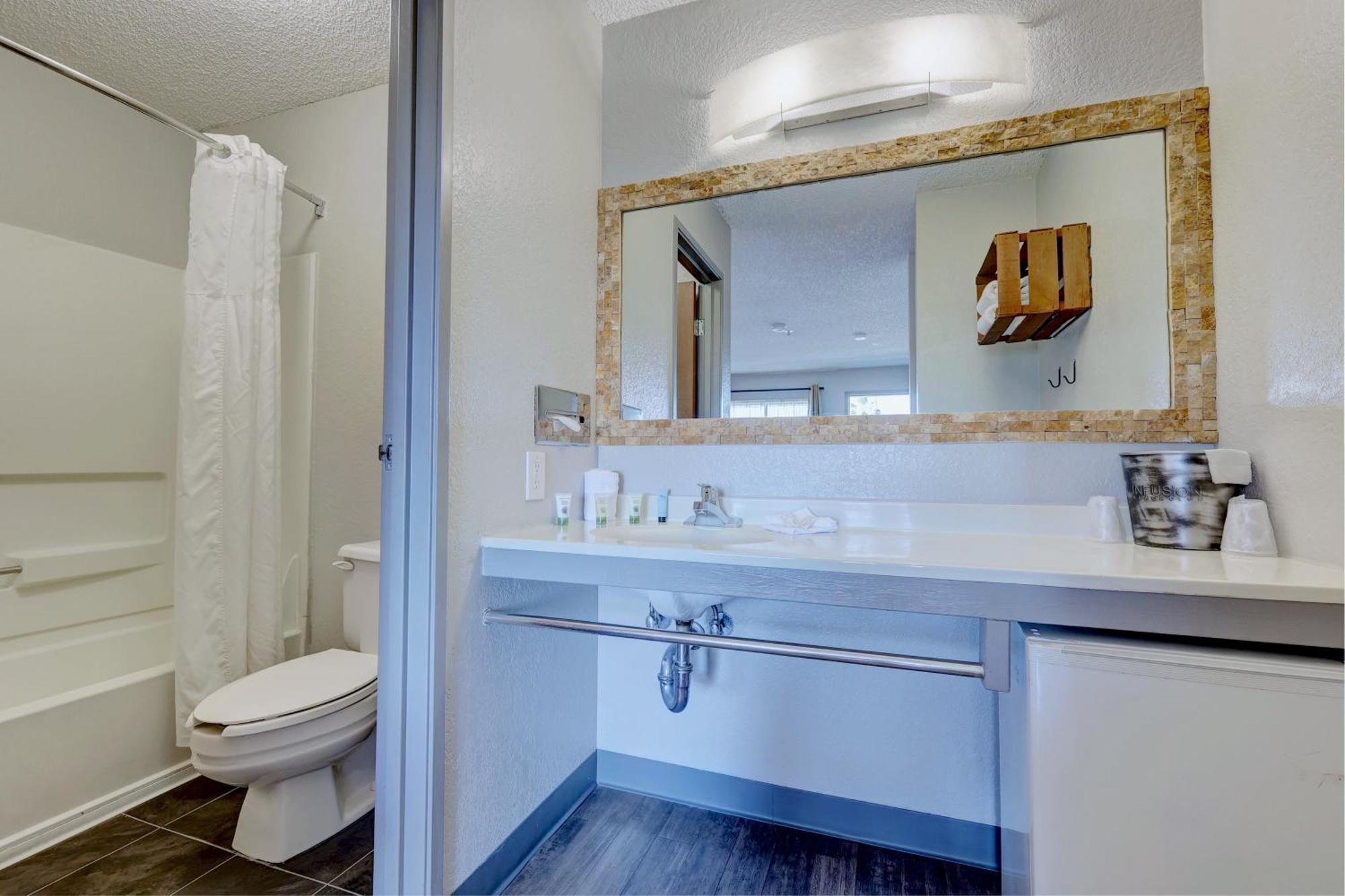 King Room,1499326945:JPEG