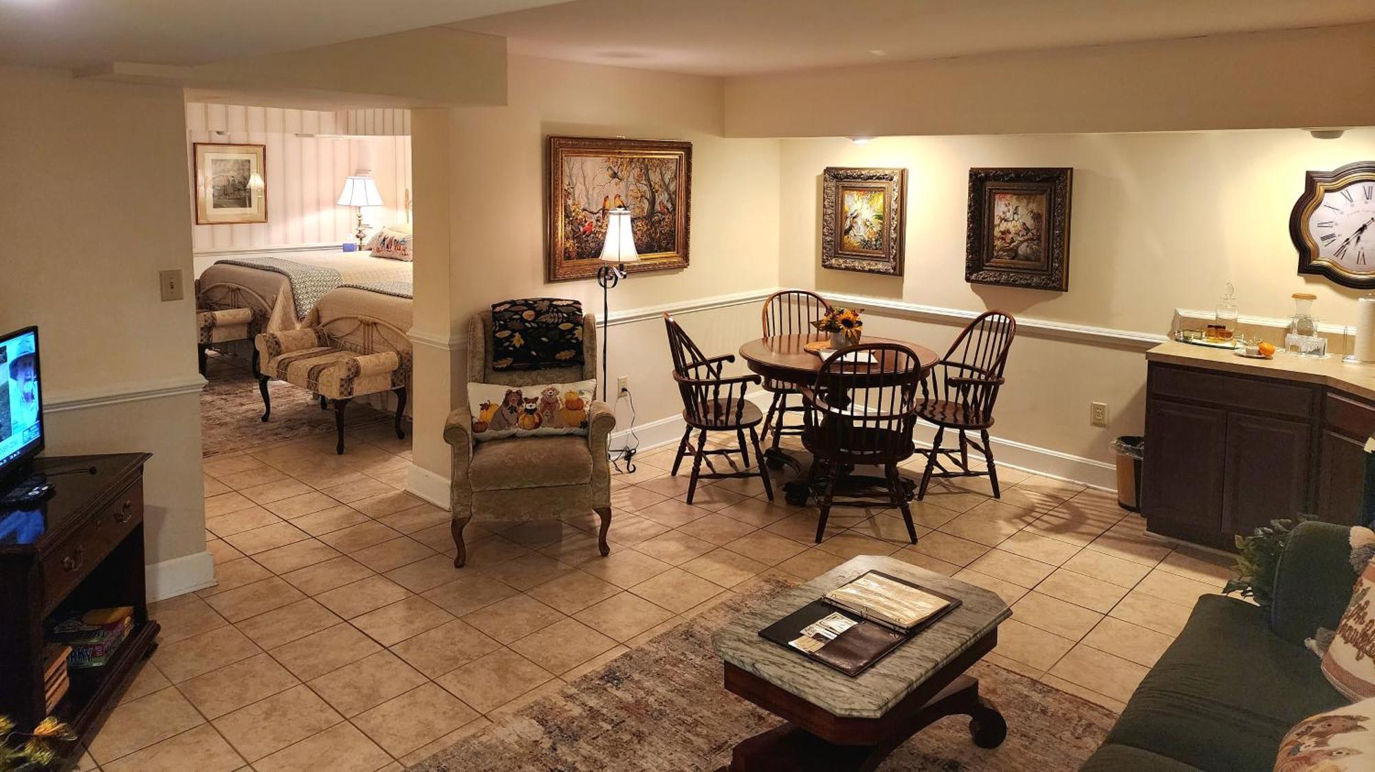 Deluxe Family Room