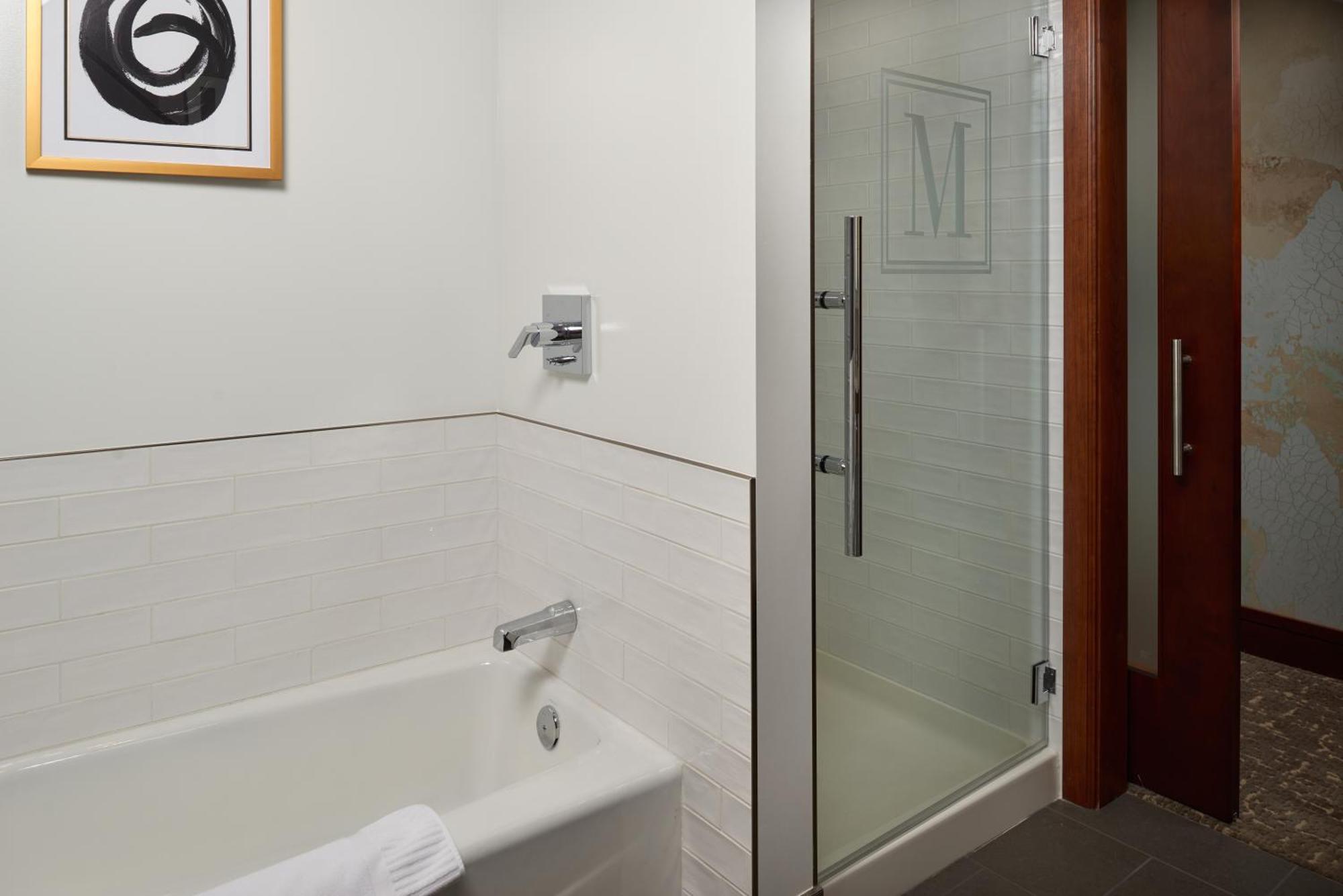 Junior Suite, 1 King, Sofa bed, River view