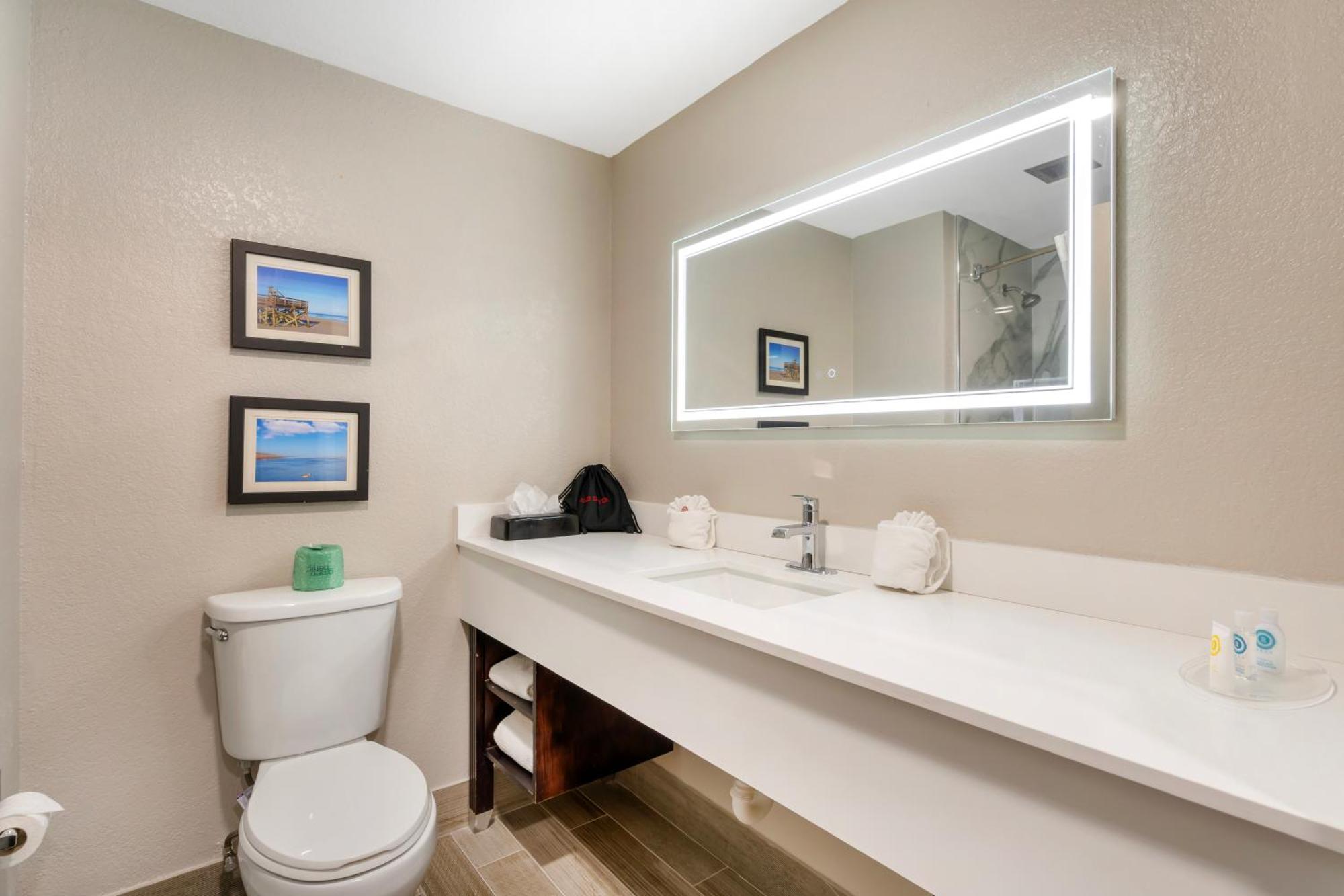 Queen Suite with Two Queen Beds - Non-Smoking